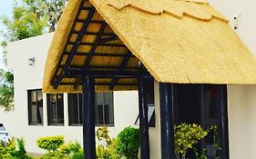 Etang Hotels